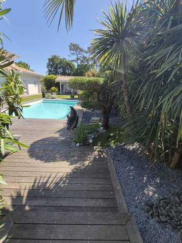 Gîte pour 4 personnes, avec jardin et terrasse ainsi que piscine et jacuzzi, animaux acceptés en Gironde