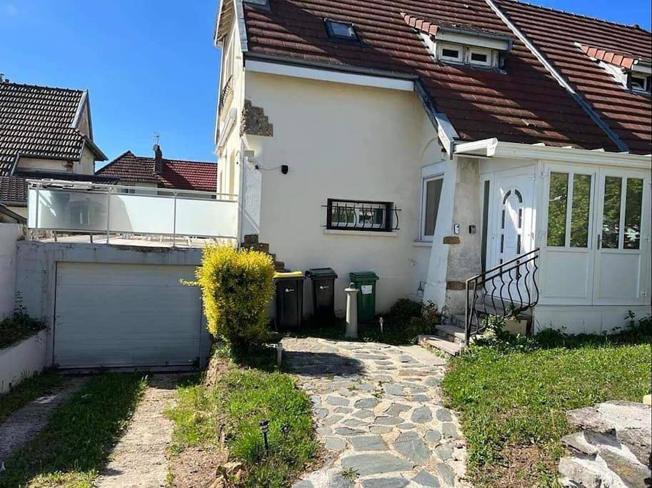 Two-Bedroom House in Warcq, Ardennes
