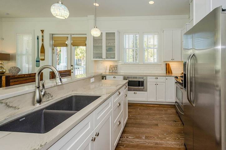 Vacation house for 12 people, with pool and balcony in Rosemary Beach