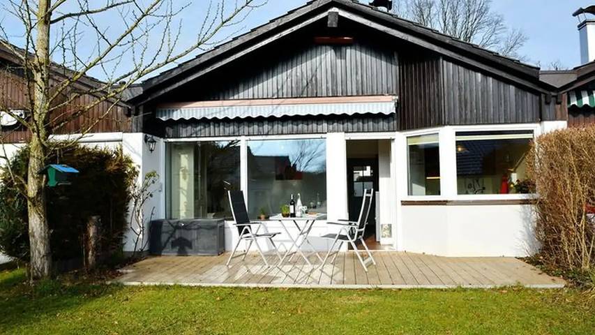 Ferienhaus für 2 Personen, mit Terrasse und Garten in Prien - 2