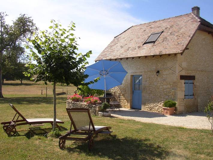 Gîte pour 2 personnes, avec jardin et piscine