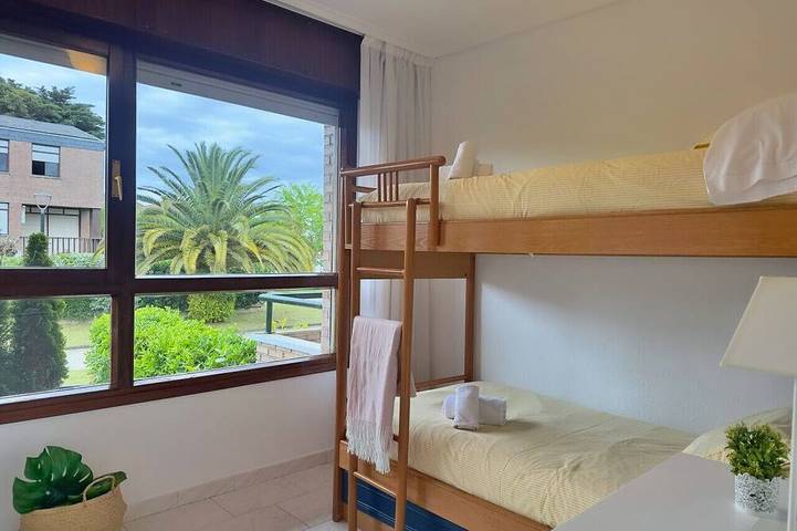 Appartement entier, Beachfront with private garden La Galerna 17000 in Santoña, Côte Cantabrienne