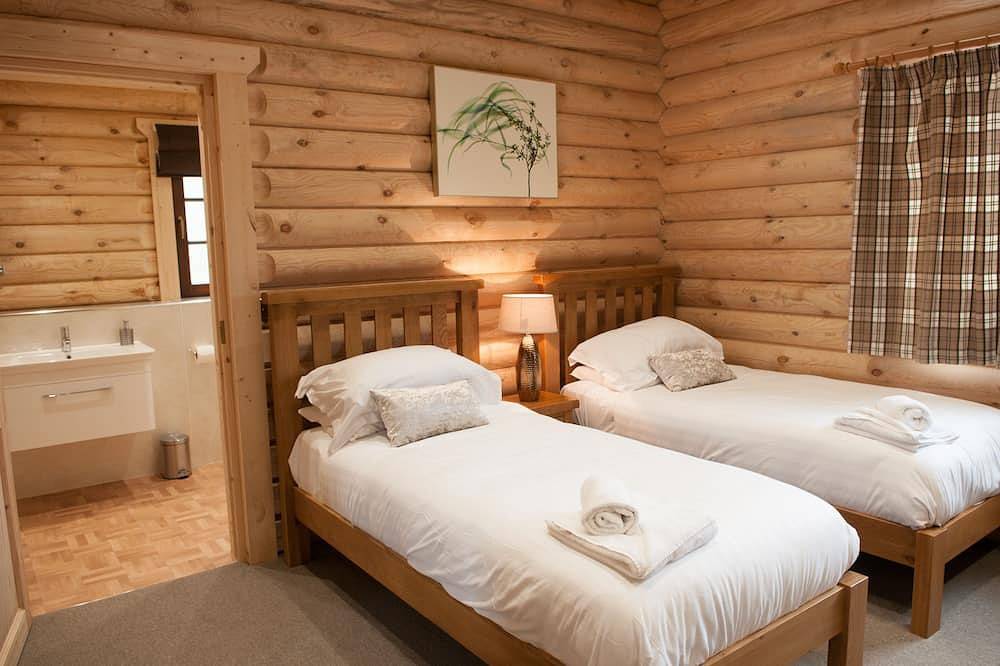 Luxury Scandinavian Log Cabin With Huge Private Hot Tub in Northumberland