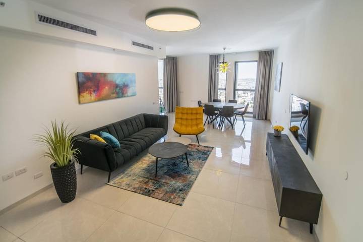 Ferienwohnung für 8 Personen, mit Balkon und Ausblick in Jerusalem
