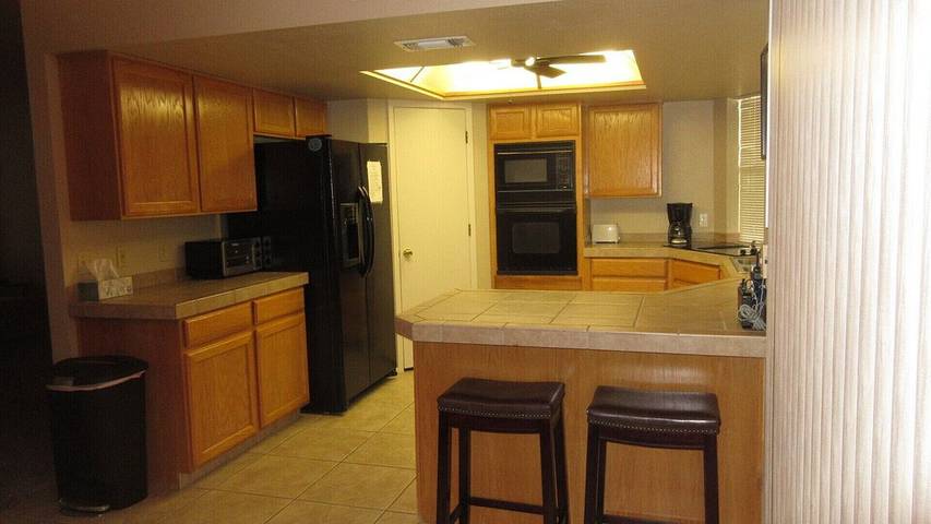 Vacation rental for 10 people, with yard in Lake Havasu City