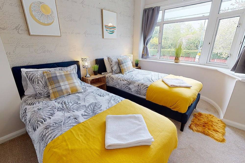 Entire apartment, Contemporary 2 Bed Apartment With Private Garden in Kent