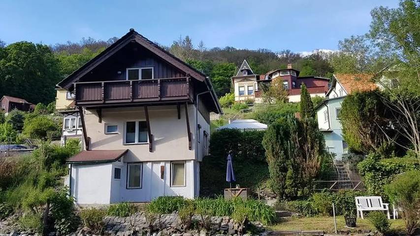 Ferienhaus für 4 Personen, mit Garten und Balkon