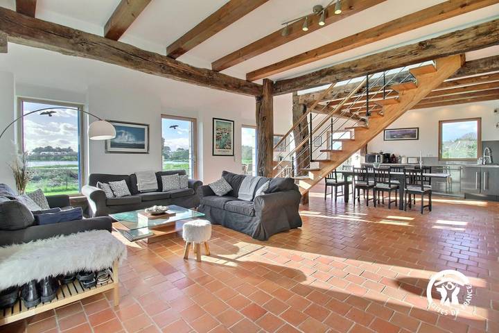 Gîte pour 8 personnes, avec terrasse et jardin dans Kerhillio - 4