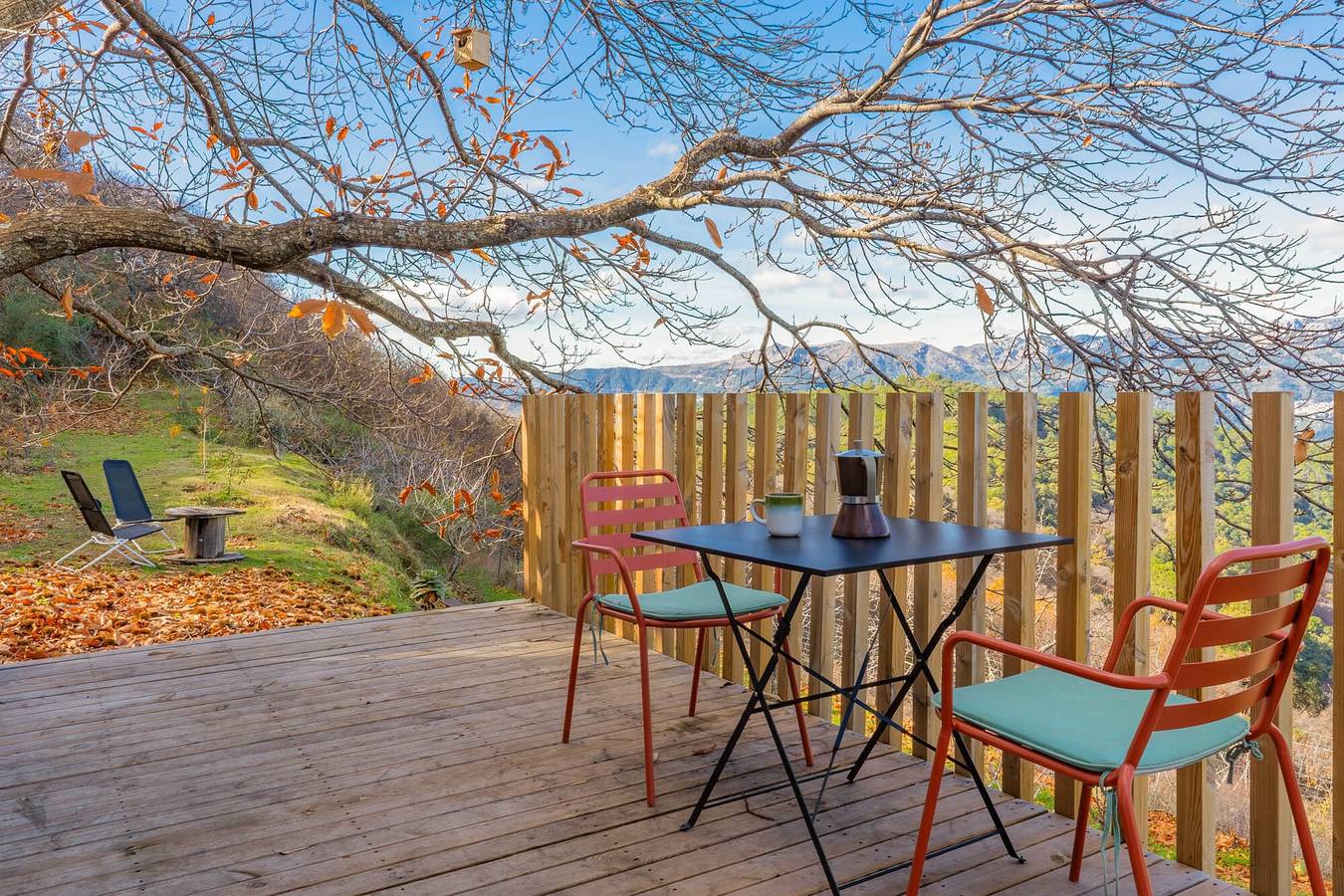 Cabaña 'Oropéndola' con vistas a la montaña, piscina compartida y terraza privada in Jubrique, Provincia de Málaga