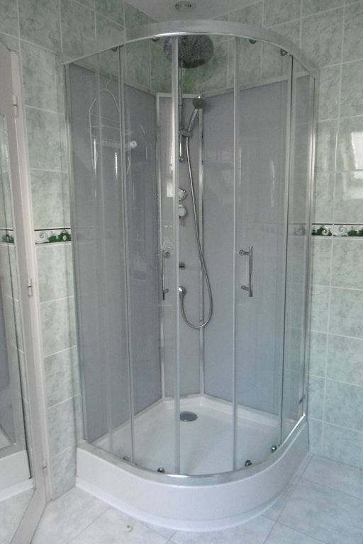 Régine - Chambre lila in La Gouesnière, Région de Saint-Malo