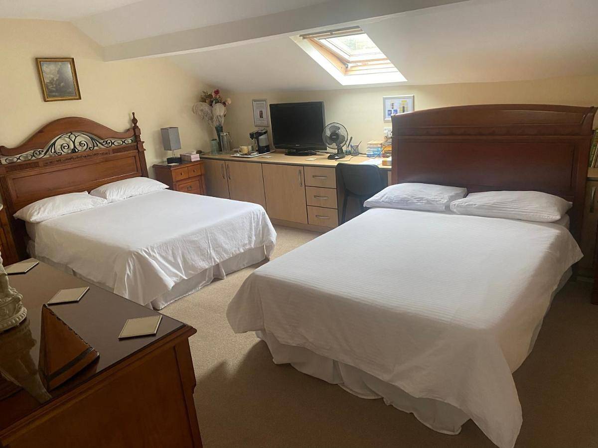 Family Room with Bathroom in Bury, Grand Manchester