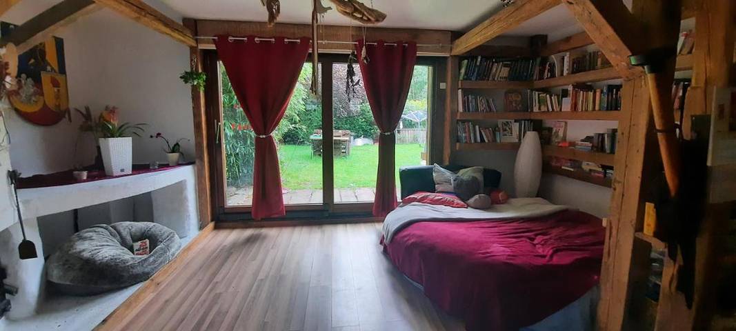 Ferienwohnung für 3 Personen, mit Terrasse und Garten sowie Pool und Ausblick