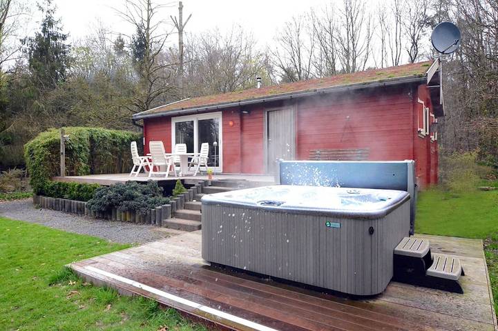 Casa rural para 4 personas, con sauna y balcón además de jardín y jacuzzi - 1