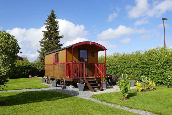 Gîte pour 4 personnes, avec Balcon et Jacuzzi ainsi que Terrasse et Jardin en Normandie