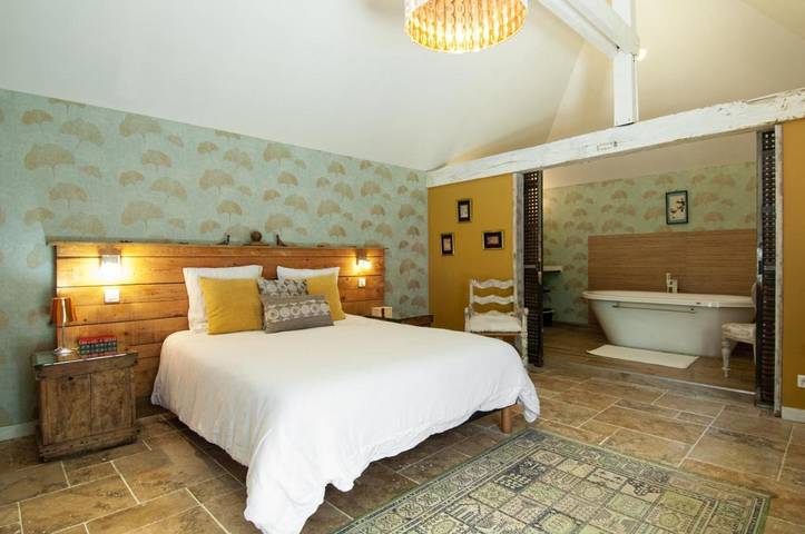 Chambre d’hôte pour 3 personnes, avec vue et terrasse