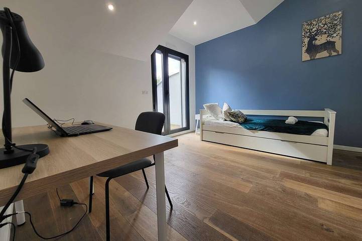 Splendid Villa: Spa & Billiards & Air Hockey access to Rer 35 min from Paris in Verrières-le-Buisson, Essonne