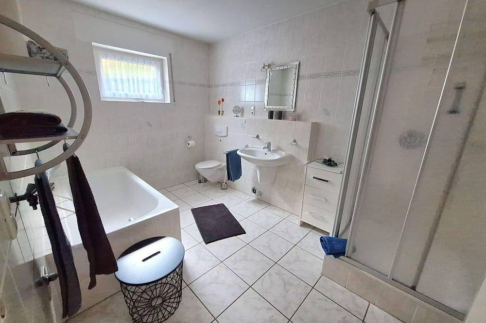 Ganze Wohnung, Ferienwohnung Familie Weyers - 2-Bett-Ferienwohnung in Ulmen, Cochem-Zell