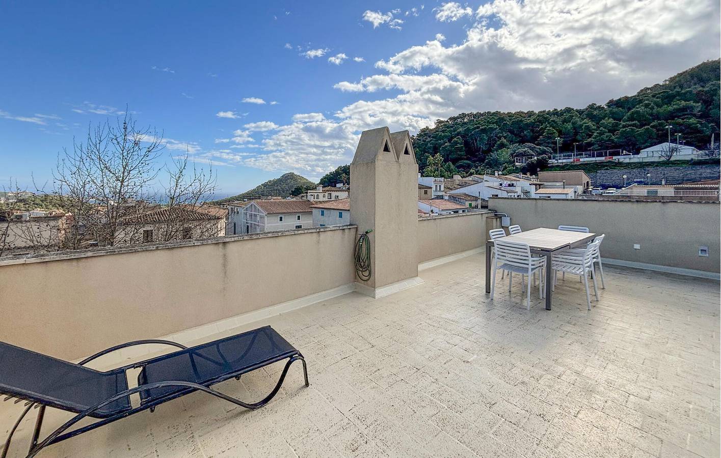 Charming 155m² Apartment, 2.5km to na Ferradura Beach - WiFi & Parking Included in Capdepera, East Majorca