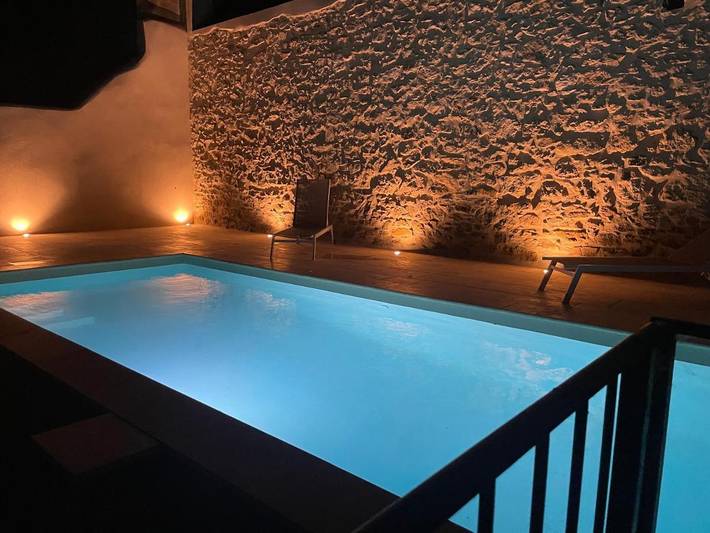 Location de vacances pour 3 personnes, avec jardin ainsi que piscine et vue à Quarante - 3