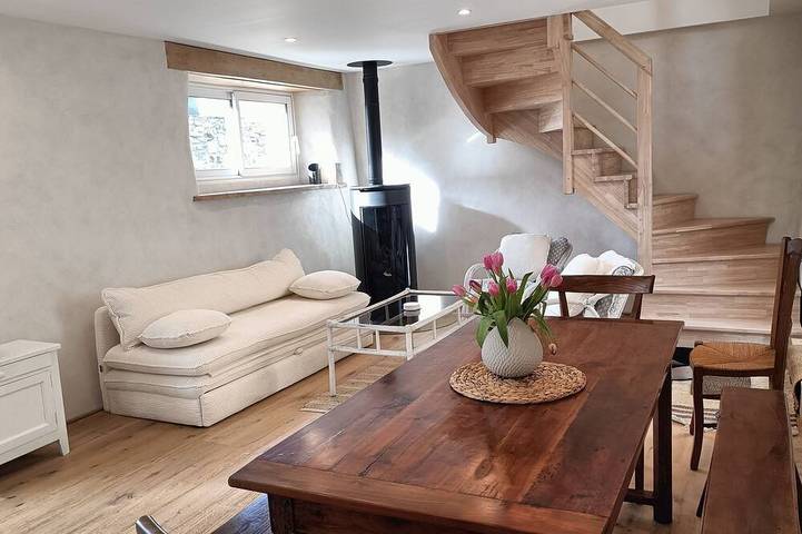 Penty de charme, authenticité et ambiance cocooning (Poêle, murs pierre & chaux) in Plougastel-Daoulas, Région de Brest