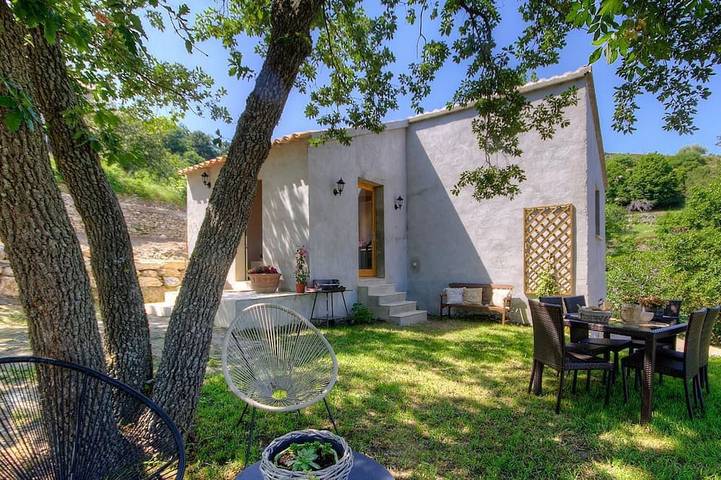 Location de vacances pour 2 personnes, avec jardin à Santo-Pietro-di-Tenda