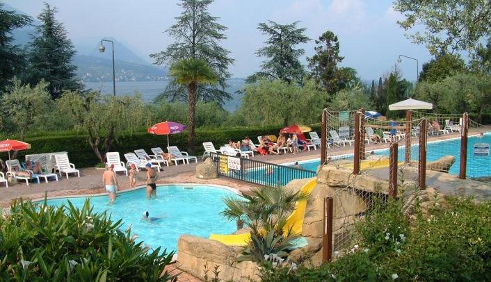 Internazionale Eden Mobilehome Happy Relax für 6 Personen in San Felice del Benaco, Montagnes autour du lac de Garde