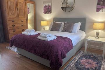 Holiday Rental for 6 People in Burley, New Forest National Park, Photo 2