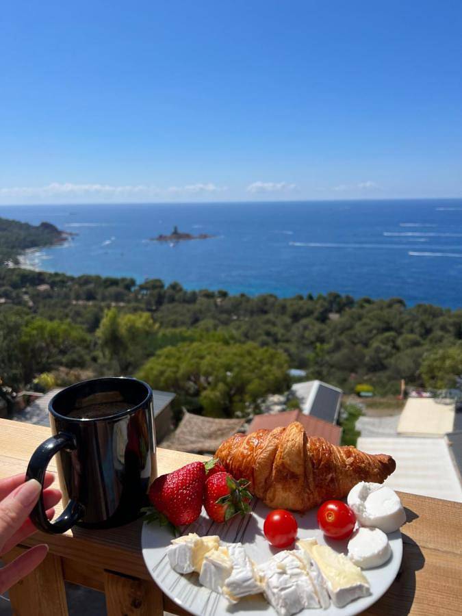 Camping pour 6 personnes, avec piscine ainsi que terrasse et vue, animaux acceptés à Saint-Raphaël - 3
