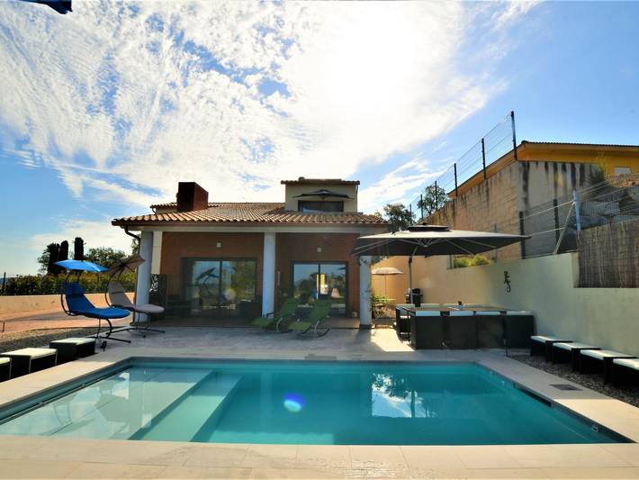 Location de vacances pour 10 personnes, avec piscine et jardin, adapté aux familles à Maçanet de la Selva - 2