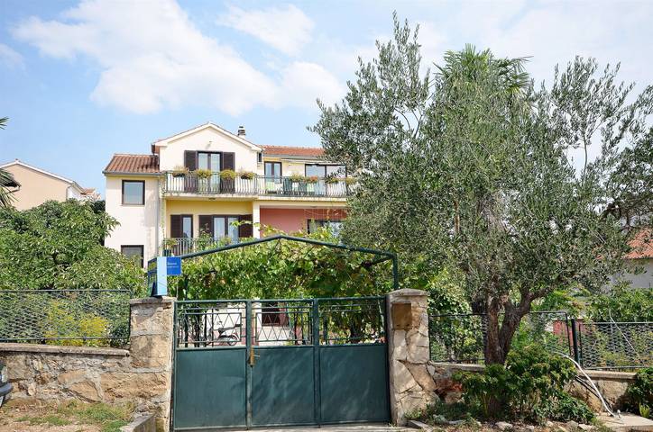 Ferienwohnung für 4 Personen, mit Terrasse in Vodice
