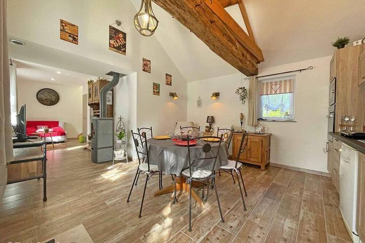 Gîte pour 2 personnes, avec jardin dans La Coulonche