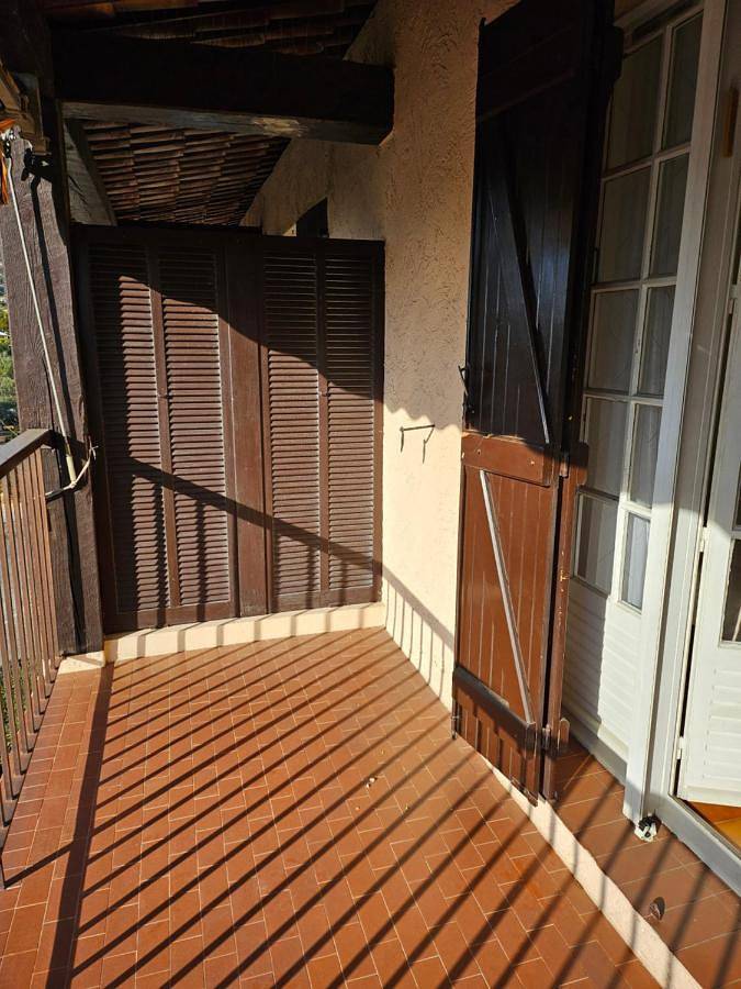 Gîte pour 4 personnes, avec vue ainsi que piscine et terrasse dans Plage de la Baumette - 2