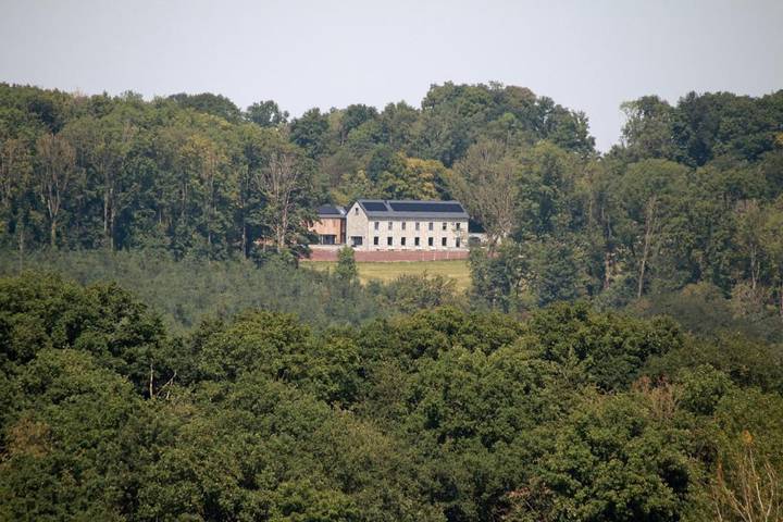 Location de vacances pour 24 personnes, avec jardin et piscine ainsi que vue et sauna à Gesves - 2