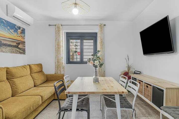 Apartamento inteiro, Apartamento 'Bellamar 1 Apartamento 2Dormitorios' com Wi-Fi e Ar Condicionado in Playa Barbate, Barbate