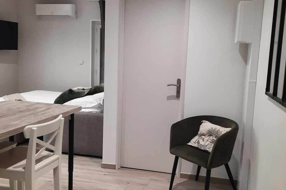 Appartement entier, Appart' Hôtel avec terrasse, Clim, Tv connectée in Tulette, Région de nyons