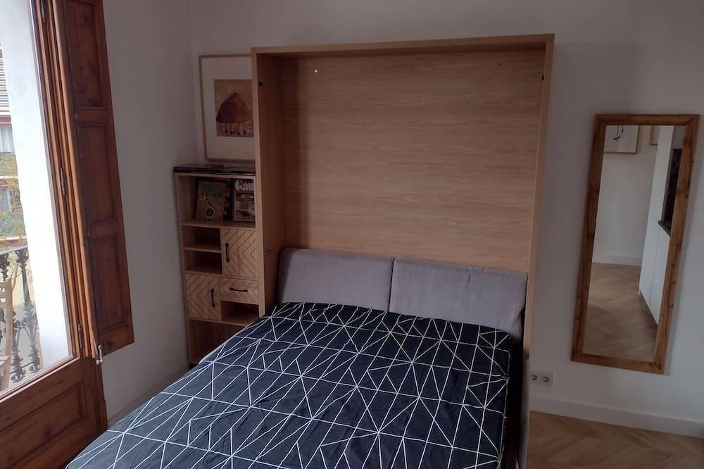Ganze Wohnung, New Studio Near Famous Ramblas and Boqueria Market in Barcelona Zentrum, Barcelona