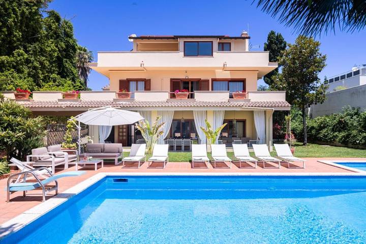 Villa con piscina per 14 persone, con piscina e giardino a Palermo