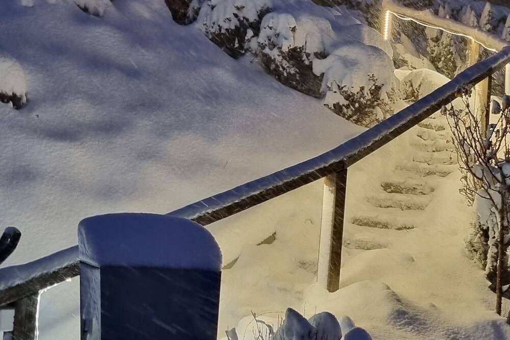 Charming south-facing chalet 15 minutes from the ski slopes! Spectacular view of the Alps in Ayent, Sion - Sierre & Umgebung