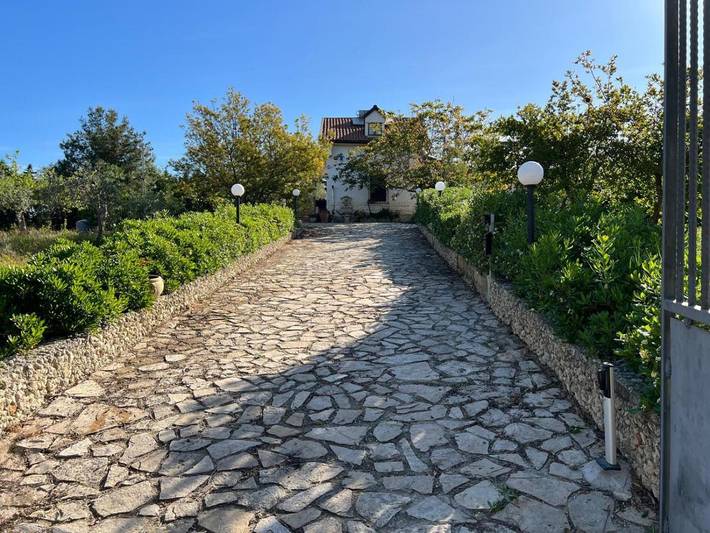 Chambre d’hôte pour 4 personnes, avec Terrasse et Jardin ainsi que Piscine et Vue à Sommatino