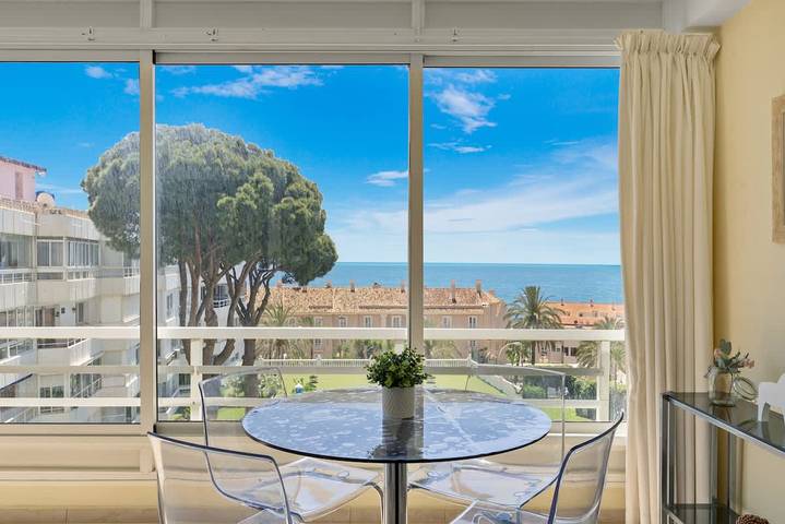 Appartamento intero, Seaview Apartment with Pool by Costarentals in Benalmádena Costa, Benalmádena
