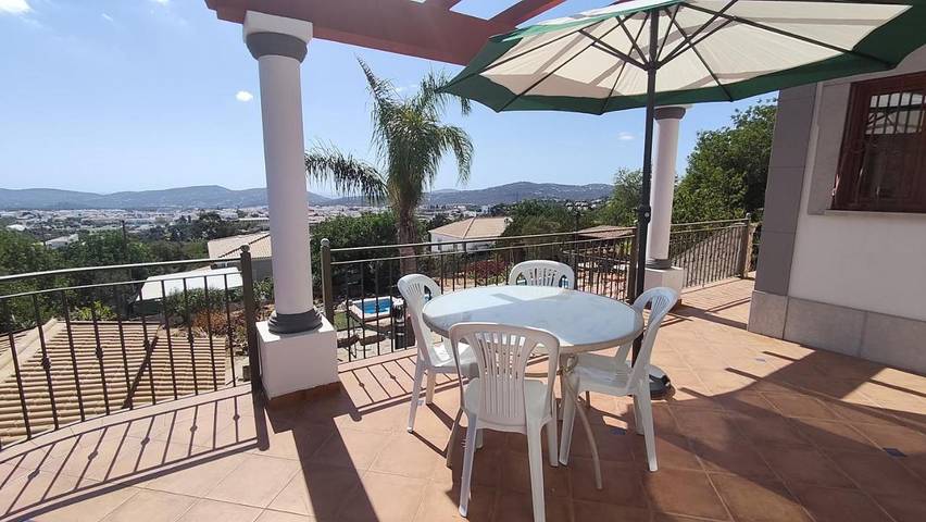 Apartamento de férias para 4 pessoas, com piscina e vista e ainda jardim and terraço em São Brás de Alportel