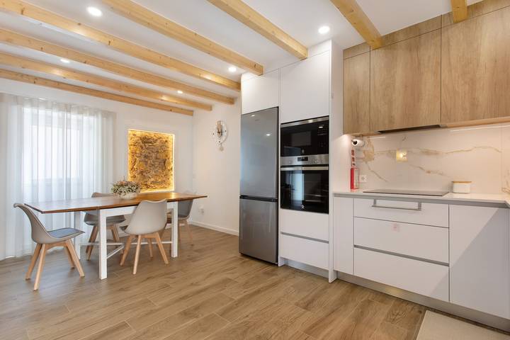 Apartamento 'Zeca Holidays Atalaia Waterfall' con Balcón y Wi-Fi in Atalaia, Distrito de Lisboa