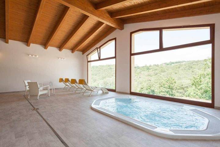 Casa vacanza per 25 persone, con piscina e giardino nonché sauna e panorama, con animali domestici in Sansepolcro