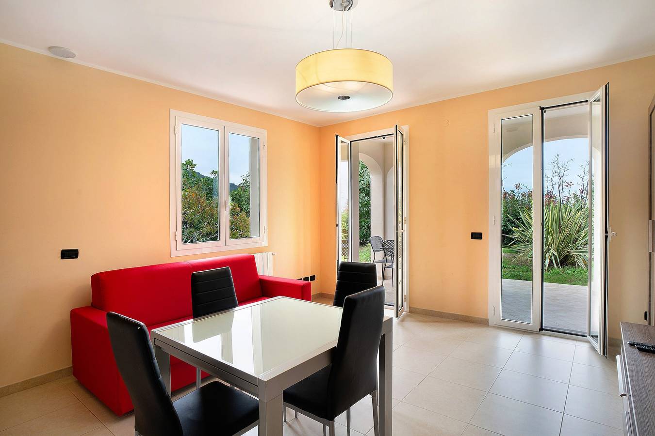 Entire apartment, Apartment 'Vallebona' with Private Terrace and Wi-Fi in Vallebona, Riviera di Ponente
