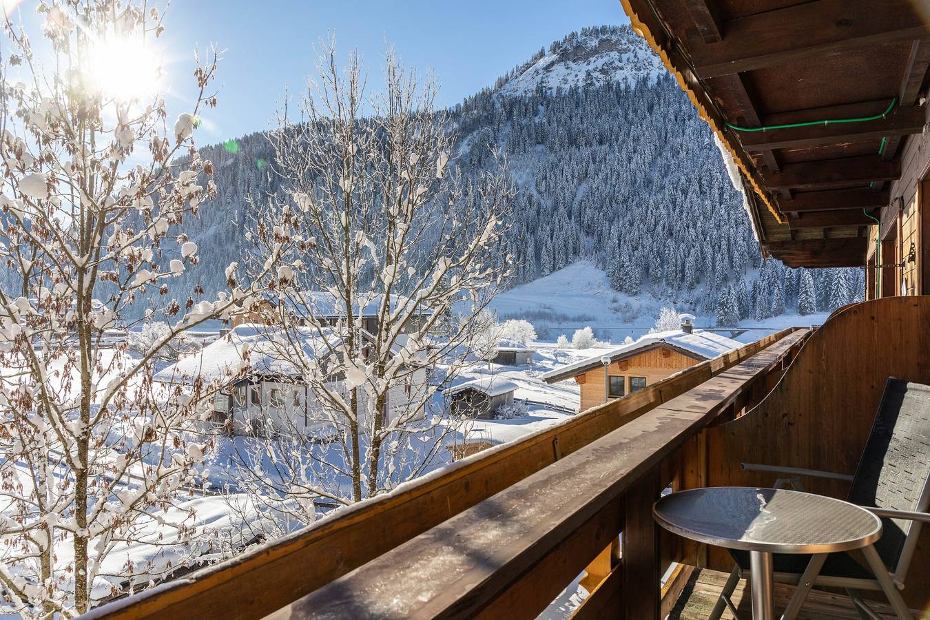 Ganze Wohnung, Apartment 'Hahnenkamm - 12' mit Bergblick, privatem Balkon und Wlan in Nesselwängle, Außerfern