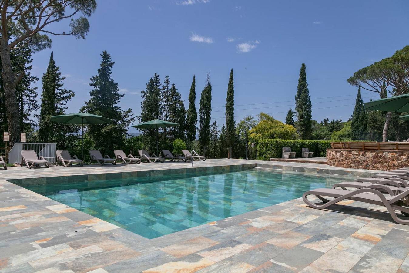 Villa 'Casa Cuatro Vientos' con vistas a la montaña, Wi-Fi y aire acondicionado in Tordera, Costa del Maresme