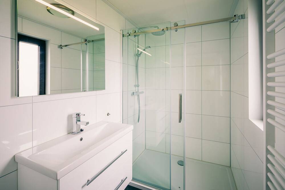 Bungalow in Ouddorp met Uitzicht op Natuur in Herkingen, Goeree-Overflakkee