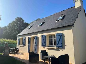 Location de vacances pour 6 personnes, avec jardin et terrasse à Saint-Broladre