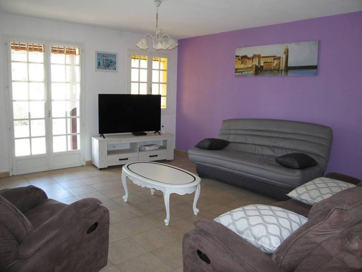 **Charmante Villa de Plain-Pied avec Jardin, 4 Chambres, Garage, Proche Plage à Saint-Cyprien** in Saint-Cyprien-Plage, Saint-Cyprien