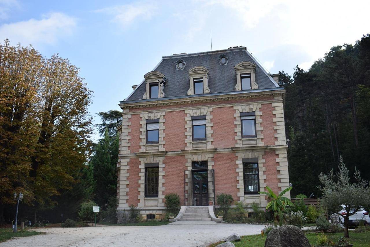 Double Room in Gières, Isère